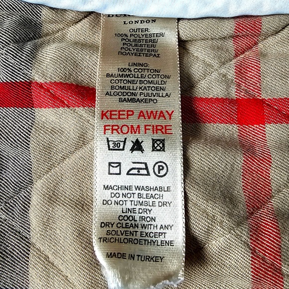 Authentic Burberry White Quilted Lightweight Jacket, Size 3 (Girl) - Picture 6 of 8